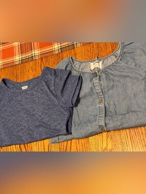 2 Girls Shirts XL